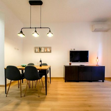 Chic Modern 2-Bedroom Near Metro روما المظهر الخارجي الصورة