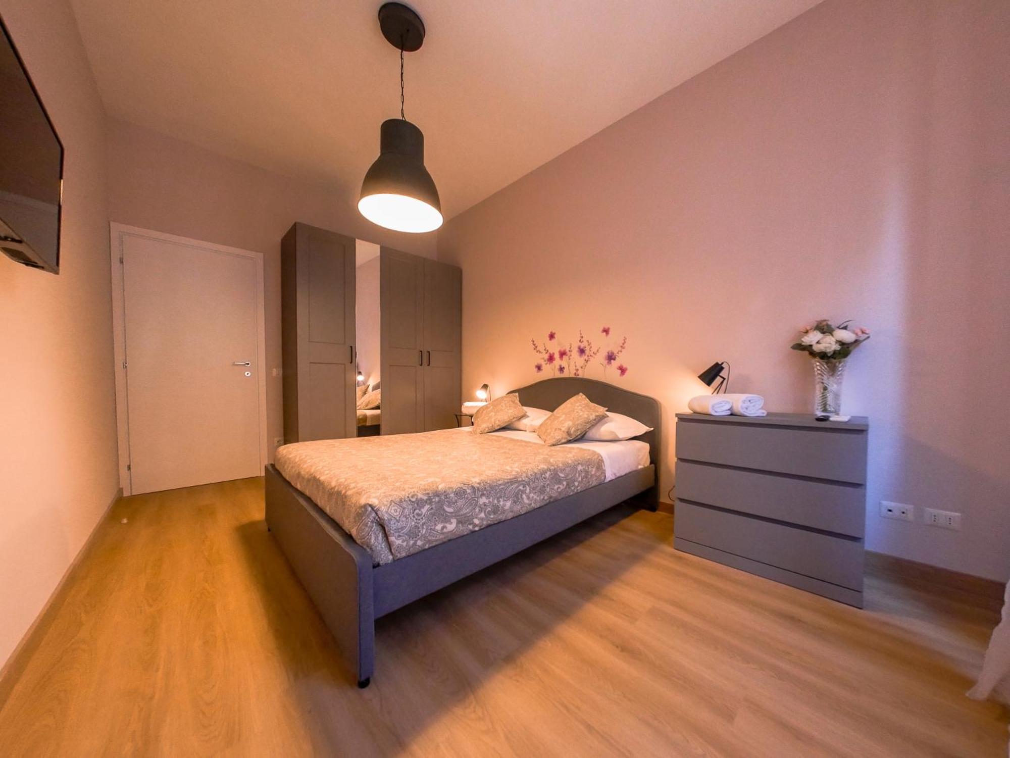 Chic Modern 2-Bedroom Near Metro روما المظهر الخارجي الصورة