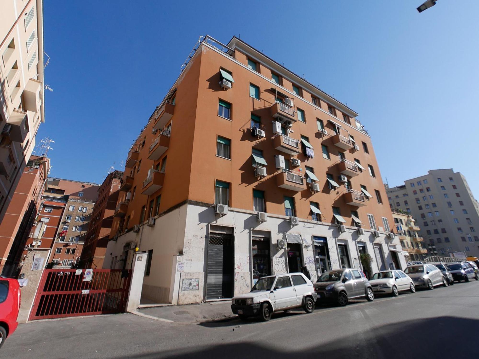 Chic Modern 2-Bedroom Near Metro روما المظهر الخارجي الصورة